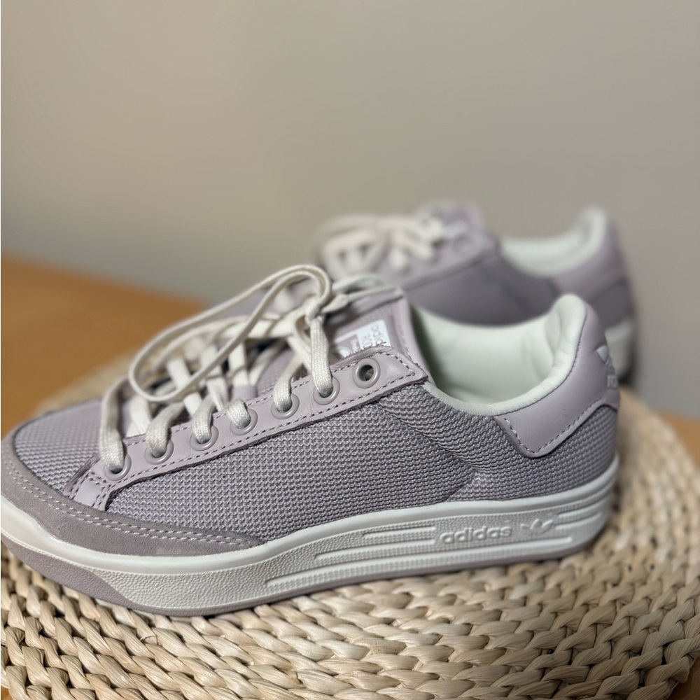 adidas Rod Laver Shoes Men's/Big Kids 
used 
Size US 4